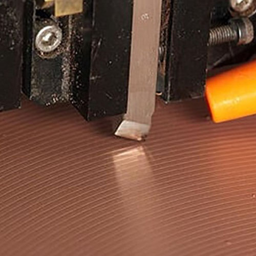 Уређај за корекцију преклопне плоче